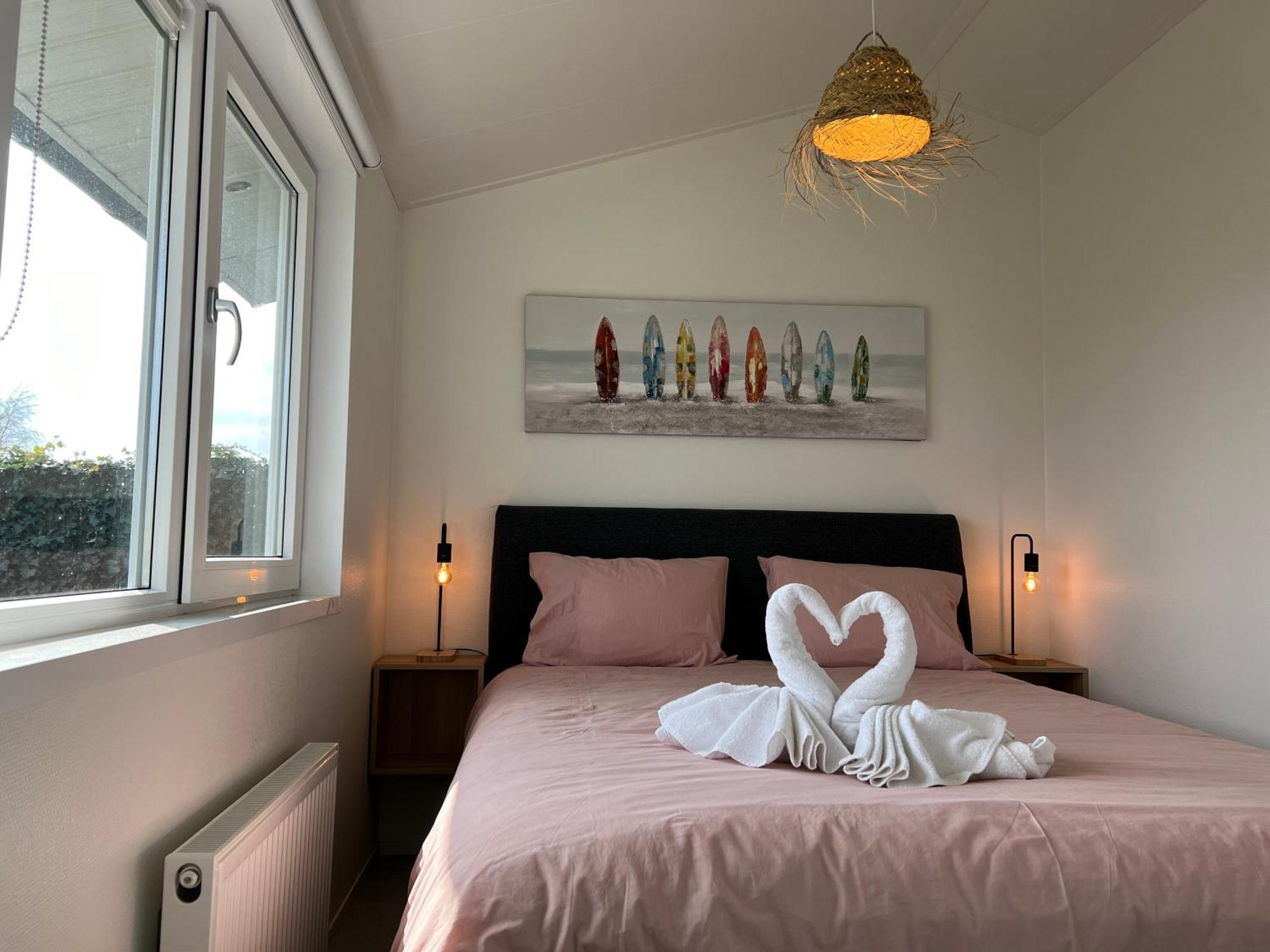New - The Surf Shack - On A Near Amsterdam! Chalet *