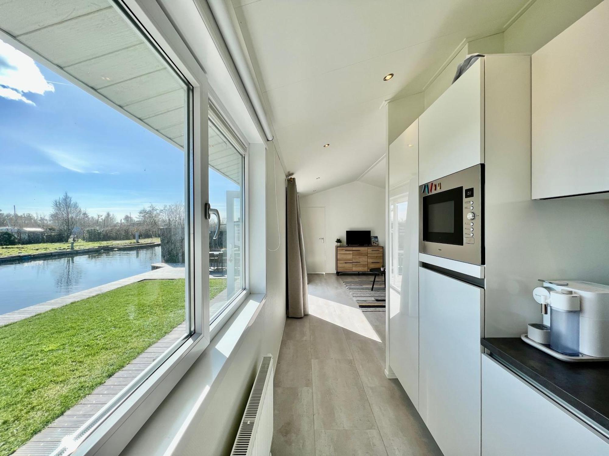New - The Surf Shack - On A Near Amsterdam! Chalet *